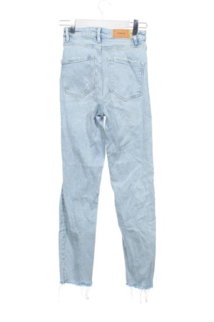 Dámske džínsy  Stradivarius, Veľkosť XS, Farba Modrá, Cena  17,95 €