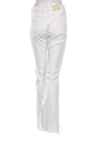 Dámske džínsy  Stradivarius, Veľkosť M, Farba Biela, Cena  15,00 €