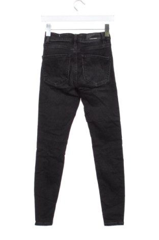 Дамски дънки Stradivarius, Размер XS, Цвят Черен, Цена 15,33 €