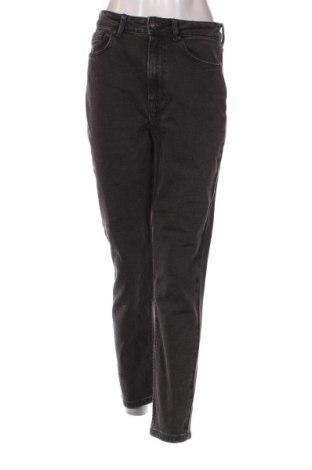 Dámske džínsy  Stradivarius, Veľkosť M, Farba Sivá, Cena  17,95 €