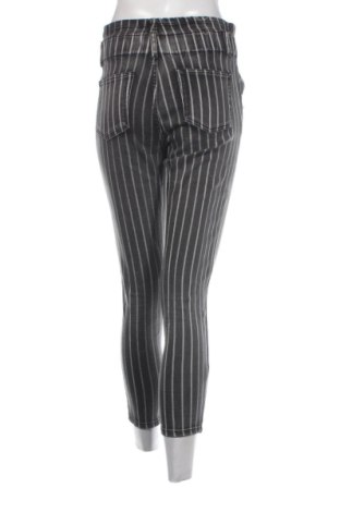 Blugi de femei Unbranded, Mărime S, Culoare Multicolor, Preț 78,20 Lei