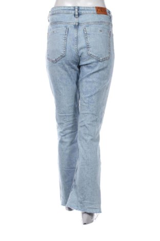 Blugi de femei Zara, Mărime M, Culoare Albastru, Preț 85,99 Lei