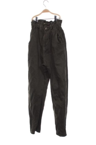 Blugi de femei Zara, Mărime XS, Culoare Verde, Preț 83,05 Lei