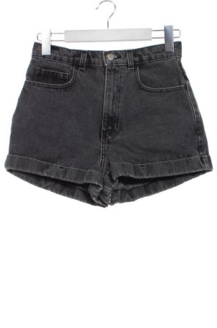 Pantaloni scurți de femei American Apparel, Mărime S, Culoare Gri, Preț 90,61 Lei