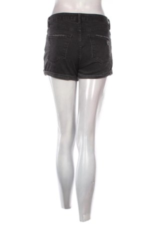 Pantaloni scurți de femei Bershka, Mărime M, Culoare Gri, Preț 51,00 Lei