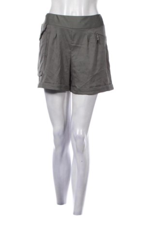 Damskie szorty Decathlon, Rozmiar M, Kolor Zielony, Cena 51,99 zł