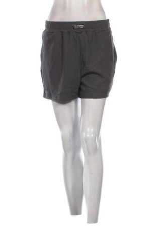 Pantaloni scurți de femei SHEIN, Mărime S, Culoare Gri, Preț 52,13 Lei