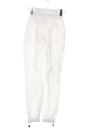 Damenhose Bershka, Größe XS, Farbe Weiß, Preis € 19,99