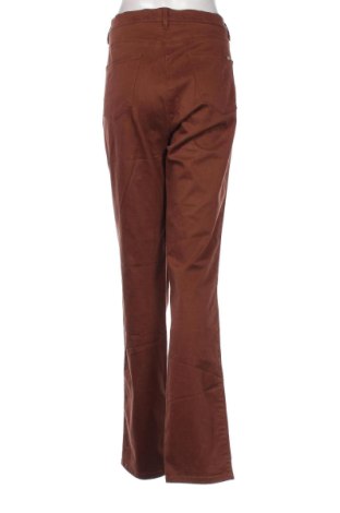 Pantaloni de femei Brax, Mărime XXL, Culoare Maro, Preț 166,82 Lei