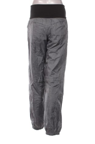 Pantaloni de femei Nike, Mărime M, Culoare Gri, Preț 173,99 Lei