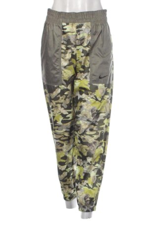 Дамски панталон Nike, Размер S, Цвят Многоцветен, Цена 28,00 €