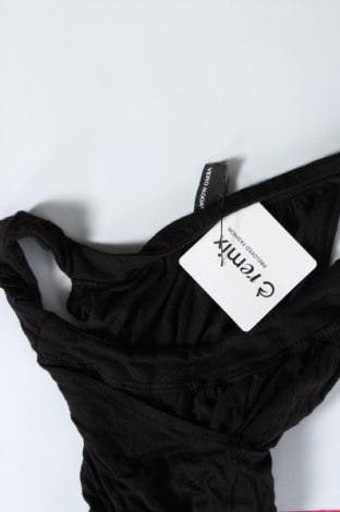 Γυναικείο αμάνικο μπλουζάκι Vero Moda, Μέγεθος S, Χρώμα Μαύρο, Τιμή 7,16 €