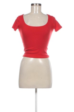 Top de femei Stradivarius, Mărime XS, Culoare Roșu, Preț 55,99 Lei