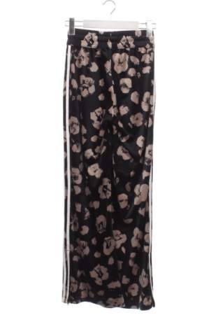 Pantaloni trening de femei Adidas Originals, Mărime XXS, Culoare Multicolor, Preț 108,96 Lei