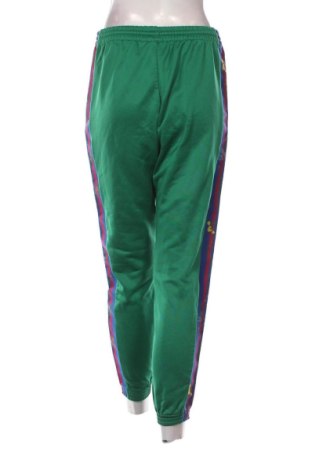 Дамско спортно долнище Adidas Originals, Размер M, Цвят Зелен, Цена 21,00 €