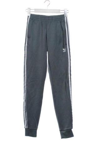 Pantaloni trening de femei Adidas Originals, Mărime XS, Culoare Gri, Preț 109,48 Lei