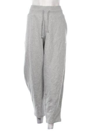 Dámske tepláky Nike, Veľkosť L, Farba Sivá, Cena  56,95 €