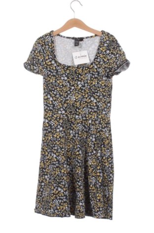 Kinderkleid New Look, Größe 9-10y/ 140-146 cm, Farbe Mehrfarbig, Preis € 12,28