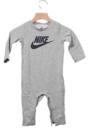 Детски гащеризон Nike, Размер 9-12m/ 74-80 см, Цвят Сив, Цена 56,24 €