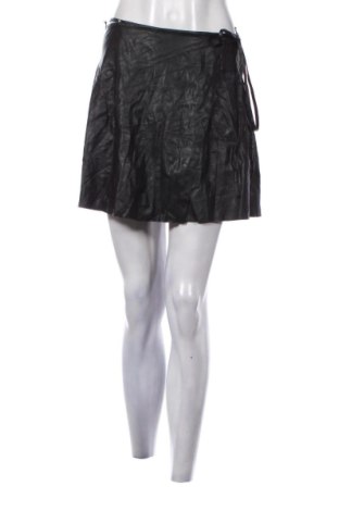 Skórzana spódnica Bershka, Rozmiar M, Kolor Czarny, Cena 33,99 zł