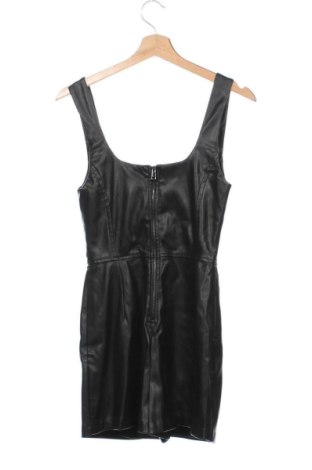 Bőrruha Bershka, Méret S, Szín Fekete, Ár 8 244 Ft