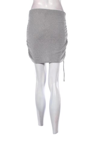 Пола H&M Divided, Размер S, Цвят Сребрист, Цена 15,92 €