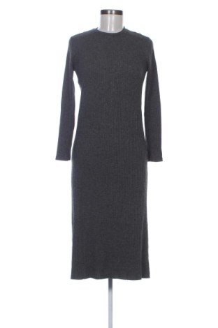 Рокля Bershka, Размер M, Цвят Сив, Цена 19,95 €