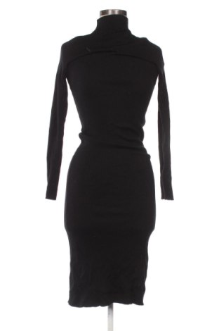 Sukienka Bershka, Rozmiar M, Kolor Czarny, Cena 106,85 zł