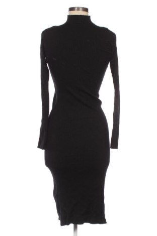 Sukienka Bershka, Rozmiar M, Kolor Czarny, Cena 106,85 zł