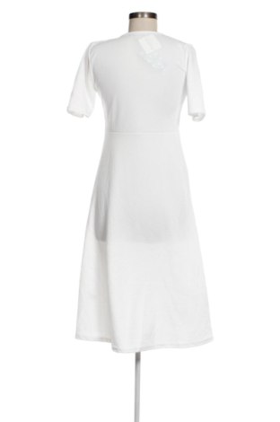 Φόρεμα Boohoo, Μέγεθος XS, Χρώμα Λευκό, Τιμή 37,99 €