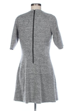Kleid Calvin Klein Jeans, Größe M, Farbe Grau, Preis 45,99 €