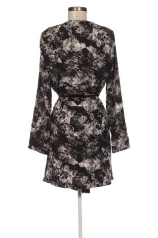 Kleid Gina Tricot, Größe M, Farbe Mehrfarbig, Preis 17,99 €