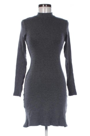 Rochie H&M, Mărime M, Culoare Gri, Preț 104,10 Lei