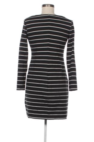 Rochie H&M, Mărime M, Culoare Multicolor, Preț 123,99 Lei