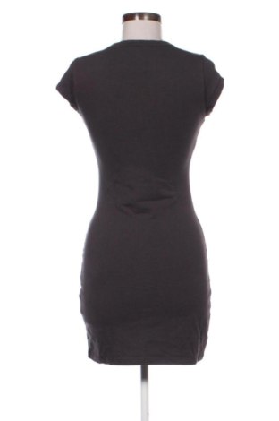 Kleid H&M Divided, Größe M, Farbe Mehrfarbig, Preis 19,94 €