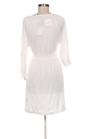 Rochie ONLY, Mărime L, Culoare Alb, Preț 196,99 Lei