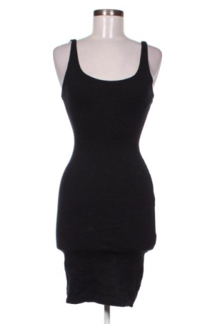 Sukienka Pull&Bear, Rozmiar M, Kolor Czarny, Cena 104,99 zł