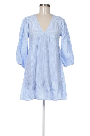 Рокля Sinsay, Размер S, Цвят Многоцветен, Цена 20,00 €