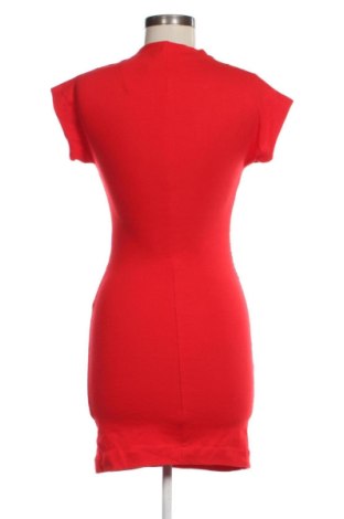 Рокля Stradivarius, Размер XS, Цвят Червен, Цена 20,45 €