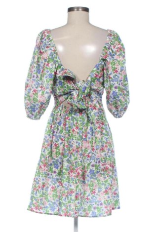 Kleid Trendyol, Größe M, Farbe Mehrfarbig, Preis 33,19 €