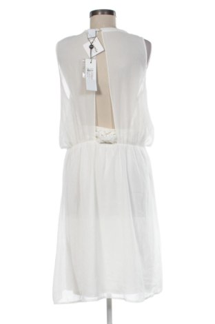 Рокля Vero Moda, Размер XL, Цвят Бял, Цена 55,25 €
