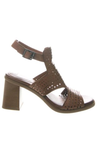 Сандали Bata, Размер 41, Цвят Кафяв, Цена 56,34 €