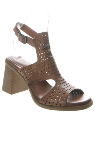 Сандали Bata, Размер 41, Цвят Кафяв, Цена 56,34 €
