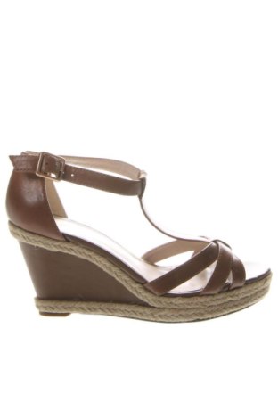 Sandale Clarks, Mărime 35, Culoare Maro, Preț 437,91 Lei