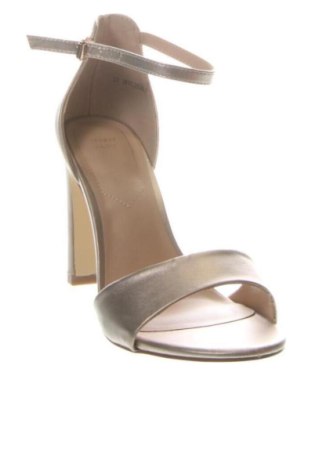 Sandalen Jenny Fairy, Größe 37, Farbe Golden, Preis 39,00 €