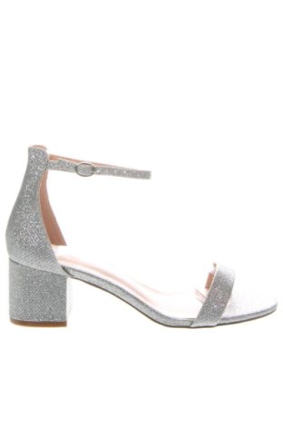 Σανδάλια Unbranded, Μέγεθος 39, Χρώμα Ασημί, Τιμή 32,00 €