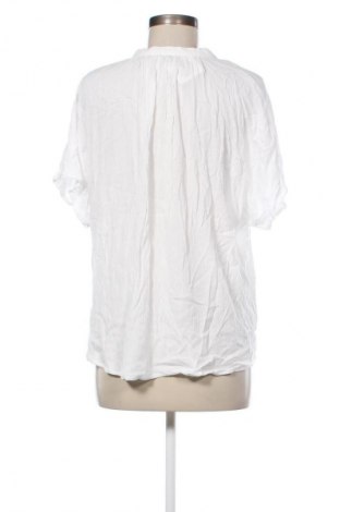 Damen Shirt Montego, Größe M, Farbe Weiß, Preis 6,99 €