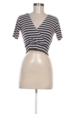 Γυναικεία μπλούζα Stradivarius, Μέγεθος S, Χρώμα Πολύχρωμο, Τιμή 1,99 €