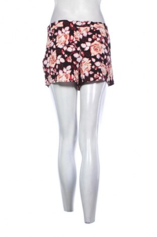 Дамски къс панталон Kendall & Kylie, Размер M, Цвят Многоцветен, Цена 2,55 €