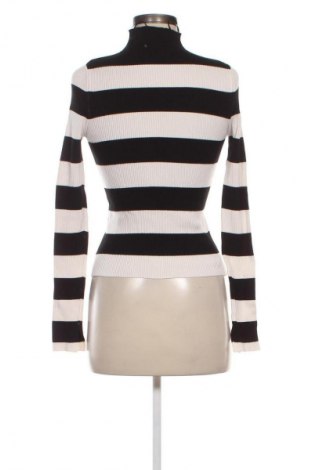 Дамски пуловер Pull&Bear, Размер M, Цвят Многоцветен, Цена 7,66 €